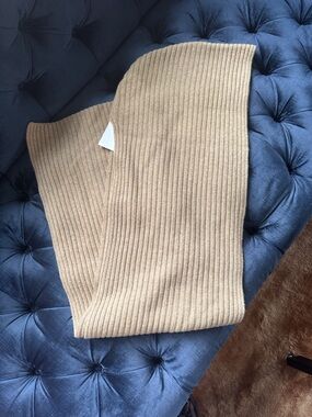 Toteme Neutral Ribbed Knit Scarf - Camel